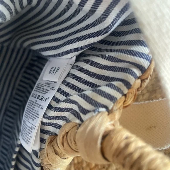 GAP straw tote purse with shoulder strap 🩵 - Picture 3 of 6